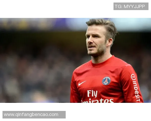 秋季街头风尚足球明星的时尚穿搭与个性魅力全景展示